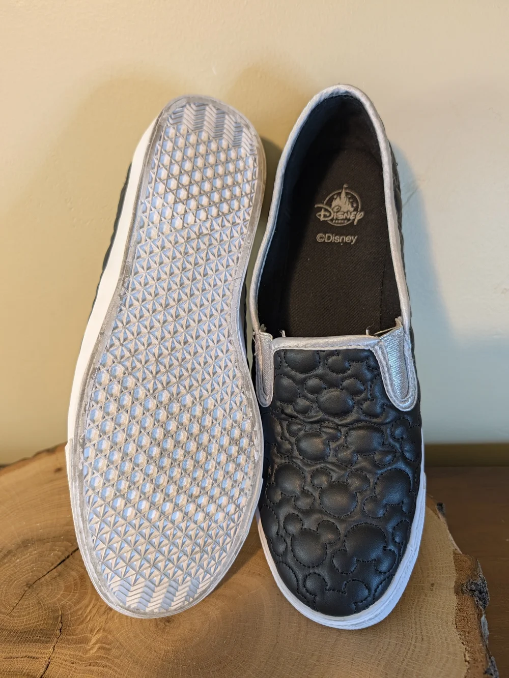 Women's Disney Mickey Mouse Quilted Slip-On Sneakers in Black Sz 10